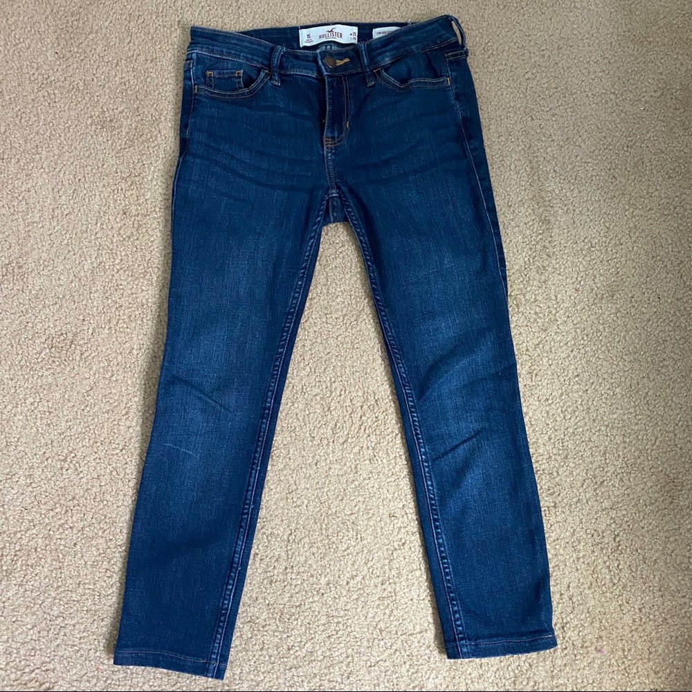 *CROPPED* low rise skinny jeans from Hollister